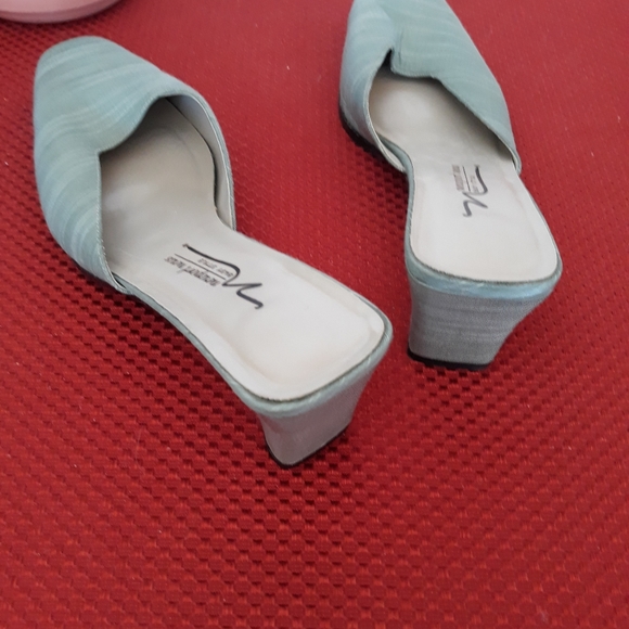 Pale Green Silk Low Heel Mules Size 11W - Picture 8 of 8